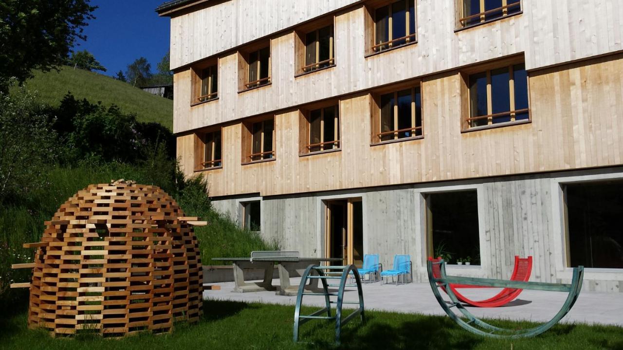 Saanen Gstaad Youth Hostel Eksteriør billede
