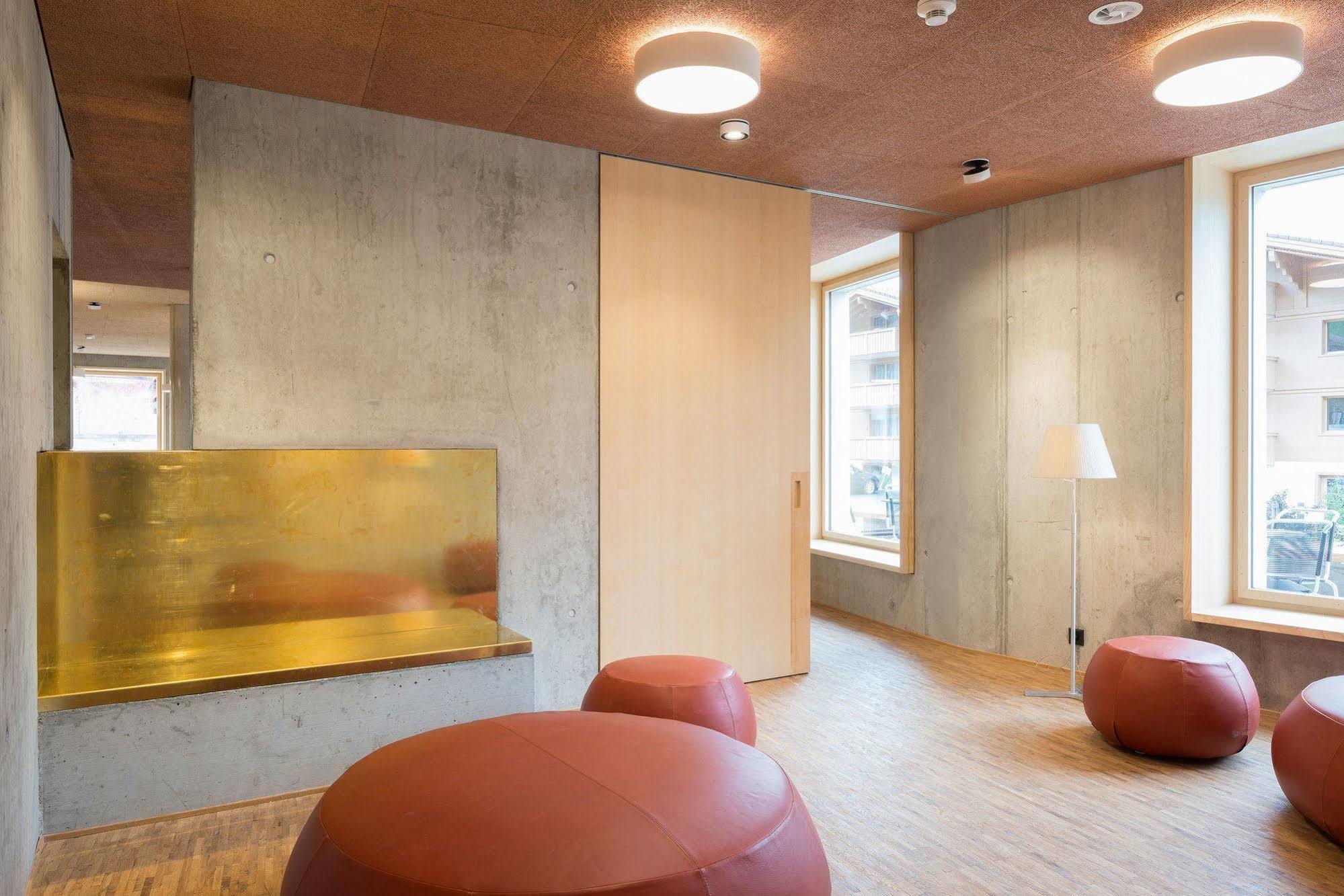 Saanen Gstaad Youth Hostel Eksteriør billede