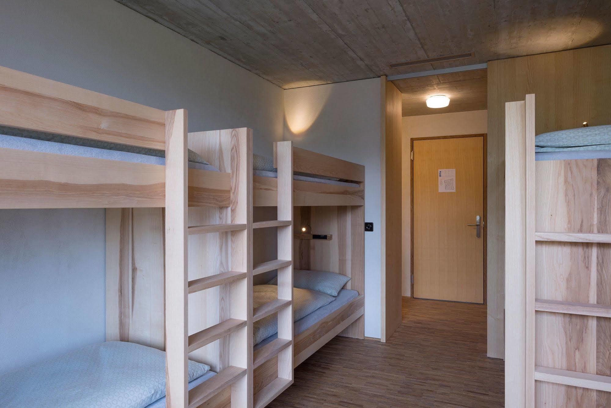 Saanen Gstaad Youth Hostel Eksteriør billede