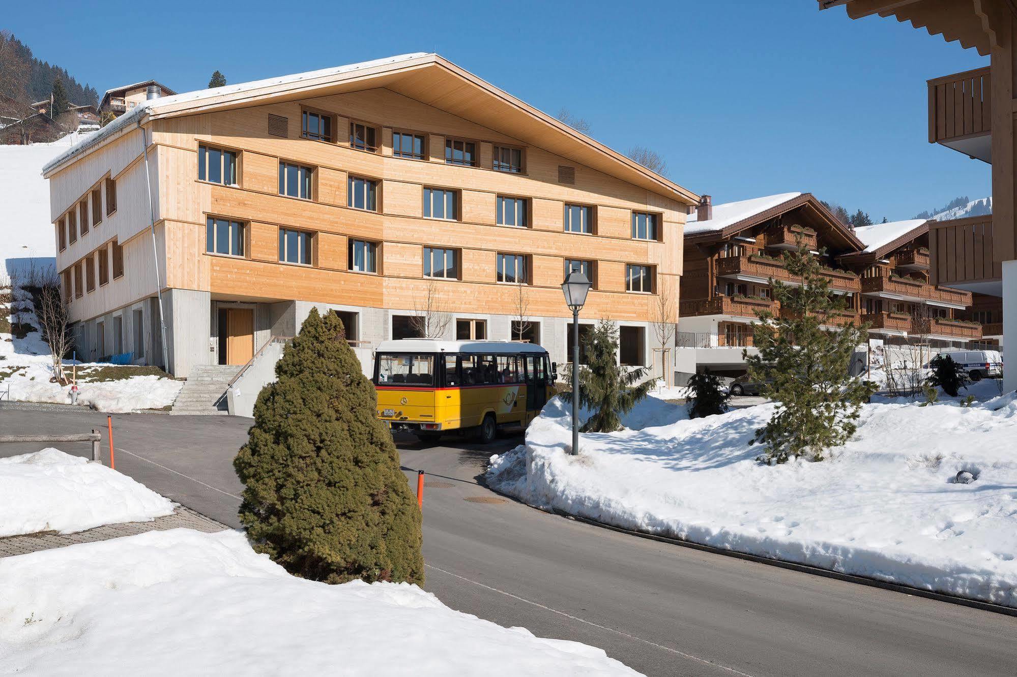 Saanen Gstaad Youth Hostel Eksteriør billede